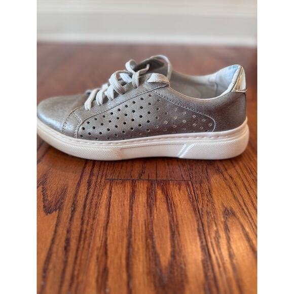 JOHNSTON & MURPHY Nora Silver Metallic Lace Up Sneakers Size 7M Style 78-16158 - Picture 4 of 11